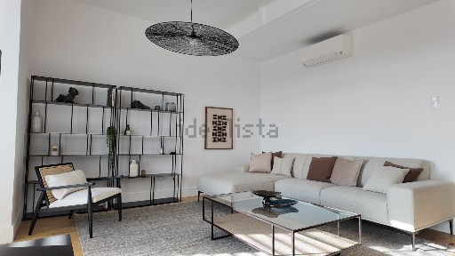 Arrendamento de apartamento T4 na Rua Luciano Cordeiro