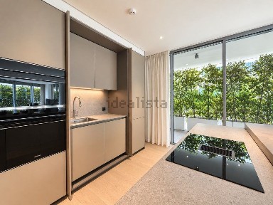 Arrendamento de apartamento T3 na Rua Madalena Iglésias