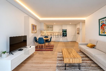 Arrendamento de apartamento T1 na Rua de Santo António da Glória, 42
