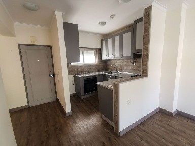 Arrendamento de apartamento T2 na Alvide - Abuxarda