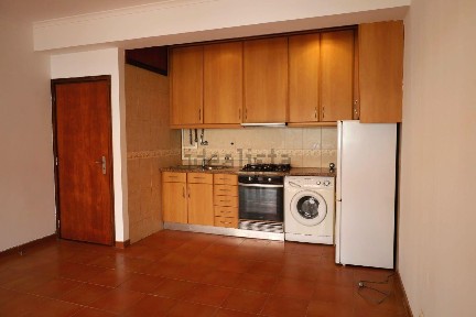Arrendamento de apartamento T1 na Rua Damasceno Monteiro, 113