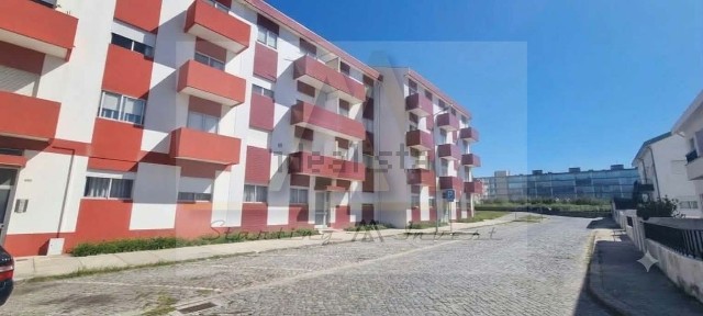 Apartamento T2 à venda na Matriz - Mariadeira - Nova Sintra