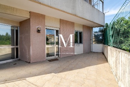 Apartamento T1 à venda na Rua da Travagem