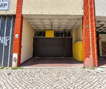 Espaço comercial à venda na Rua Jorge Barradas