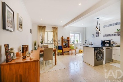 Arrendamento de apartamento T3 na Tires