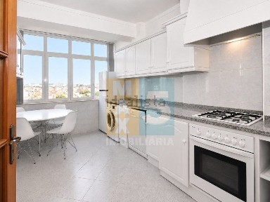Arrendamento de apartamento T1 na Rua 1º de Maio