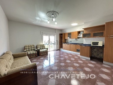 Arrendamento de apartamento T2 na Alameda Um de Março L