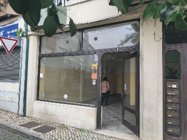 Arrendamento de espaço comercial na Travessa Fonte do Choupo, 1