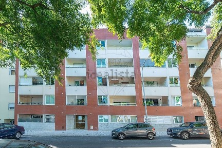 Apartamento T3 à venda na Rua dos Diamantes