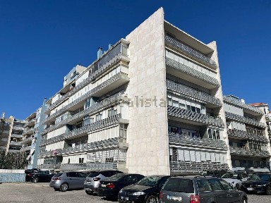 Apartamento T2 à venda na Rua dos Açores, 59
