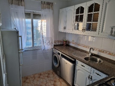 Apartamento T2 à venda na Praça Carlos Ramos