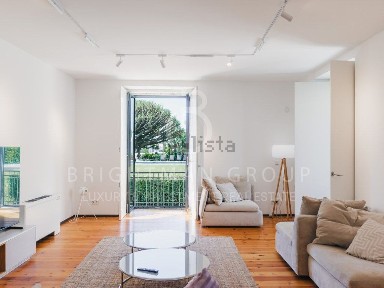 Apartamento T4 à venda na Calçada da Cruz da Pedra