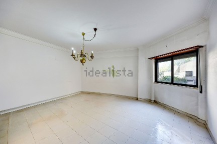Apartamento T3 à venda na Avenida Miguel Bombarda, 6