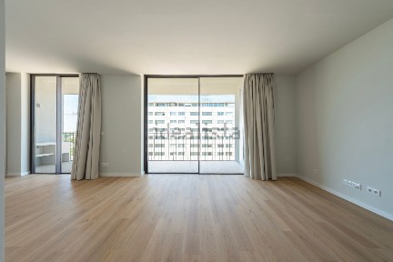 Arrendamento de apartamento T1 na Candal - Regadas