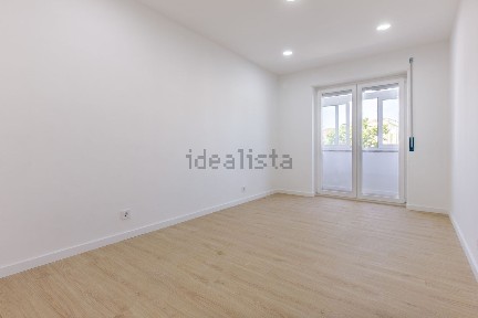 Apartamento T2 à venda na Avenida 23 de Julho s/n