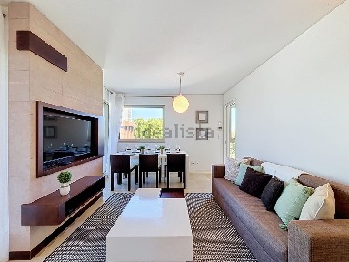 Apartamento T2 à venda na Rua do Rosmaninho, 206