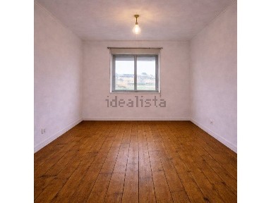Apartamento T3 à venda na Rua Bernardim Ribeiro