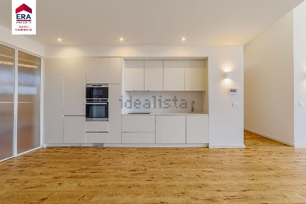 Apartamento T2 à venda na Rua de Luz Soriano