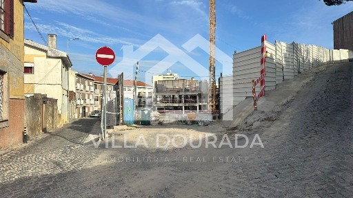 Apartamento T0 à venda na Rua Montanha s/n