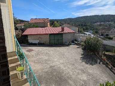 Moradia independente à venda em Eiras - São Julião de Montenegro - Cela