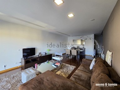 Arrendamento de apartamento T3 na Rua de Santa Clara, 625