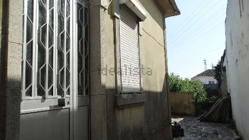 Moradia independente à venda na Rua Cândido dos Reis
