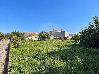 Moradia independente à venda em Margaride (Santa Eulália) - Várzea - Lagares - Varziela - Moure