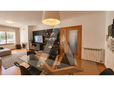 Apartamento T3 à venda na Quinta do Bosque