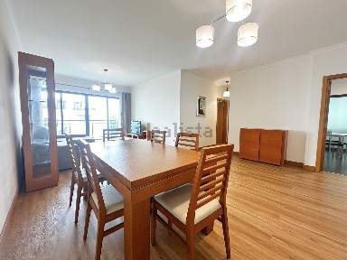 Arrendamento de apartamento T2 na Rua Fundacão Zino
