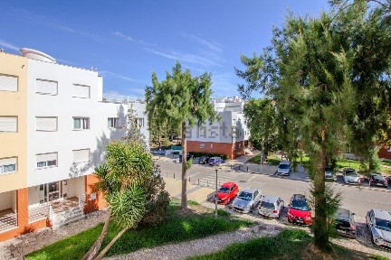 Arrendamento de apartamento T3 na Rua Luísa Tody, 85
