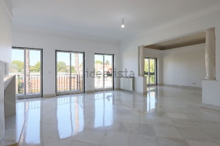 Arrendamento de apartamento T3 na Rua Azinhaga Travessas