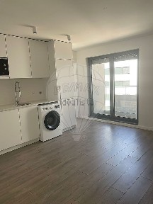 Arrendamento de apartamento T1 na Estrada da Torre
