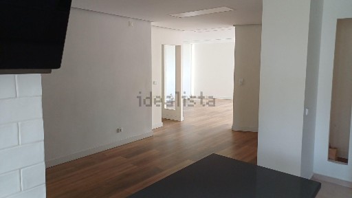 Arrendamento de apartamento T4 em Olivais
