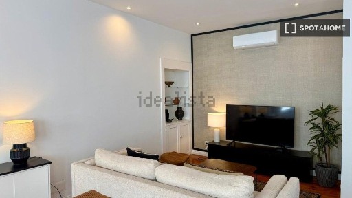 Arrendamento de apartamento T2 na Rua Maestro Pedro de Freitas Branco