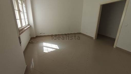 Arrendamento de apartamento T2 na Avenida Dom Rodrigo da Cunha s/n