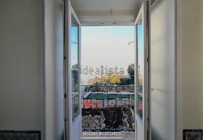 Arrendamento de apartamento T2 na Rua da Senhora da Glória, 7