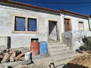 Moradia independente à venda em Casais e Alviobeira