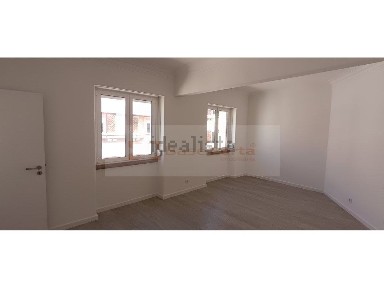 Apartamento T1 à venda na Rua Afonso Domingues