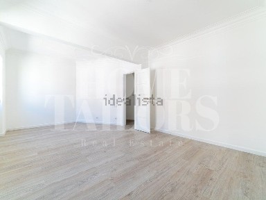 Apartamento T2 à venda na Rua do Vale de Santo António, 124 C