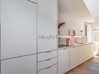 Apartamento T1 à venda na Rua da Madalena, 86