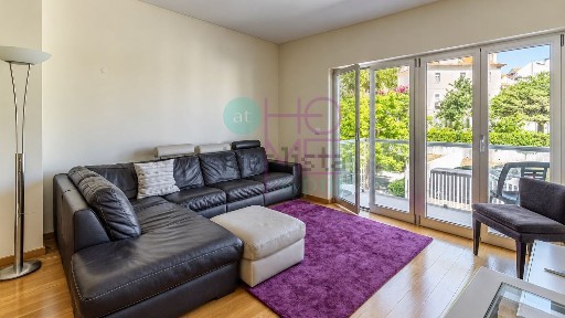 Apartamento T2 à venda na Rua General Massano de Amorim