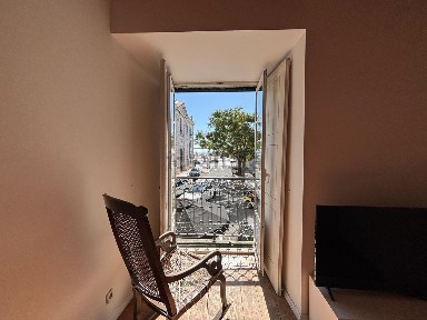 Apartamento T1 à venda no Largo do Terreiro do Trigo, 22