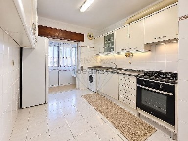 Apartamento T3 à venda em Carregado e Cadafais