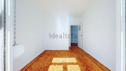 Apartamento T2 à venda na Avenida Padre Bartolomeu de Gusmão