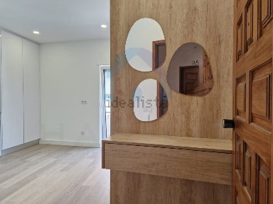 Apartamento T0 à venda na Rua de Santa Lúzia