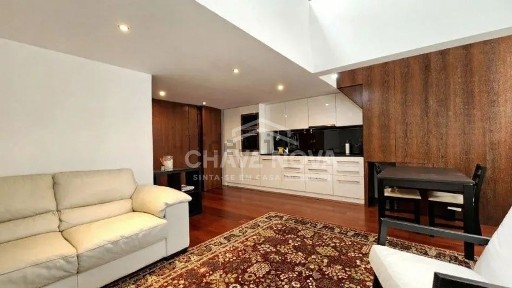 Arrendamento de apartamento T3 na Rua Da Sr.ª. Da Luz