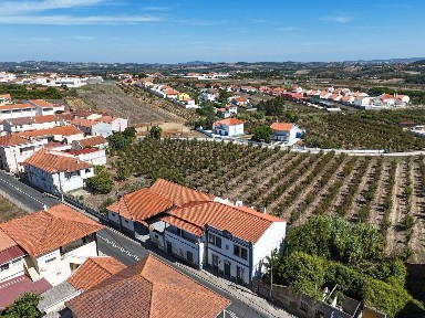 Moradia geminada à venda no N361, 78
