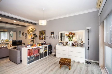 Apartamento T1 à venda na Avenida 25 de Abril