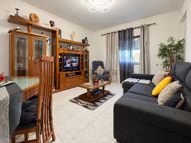 Apartamento T2 à venda na Fogueteiro