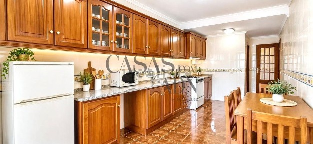 Apartamento T2 à venda na Avenida José Estevão